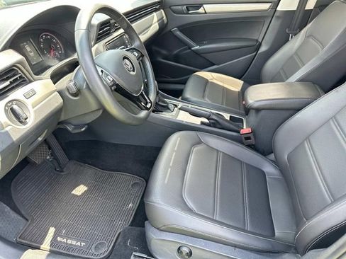 Used 2022 Volkswagen Passat 2.0T SE image 18