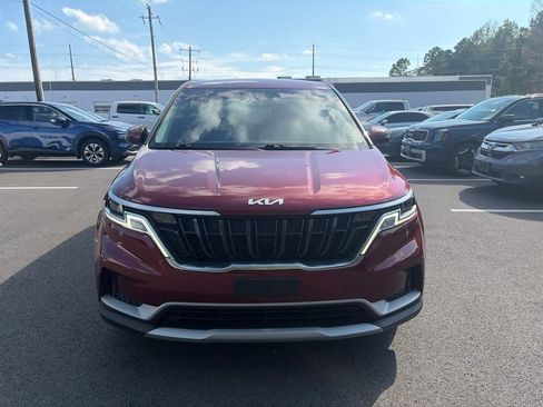 Used 2022 Kia Carnival LX FWD image 2