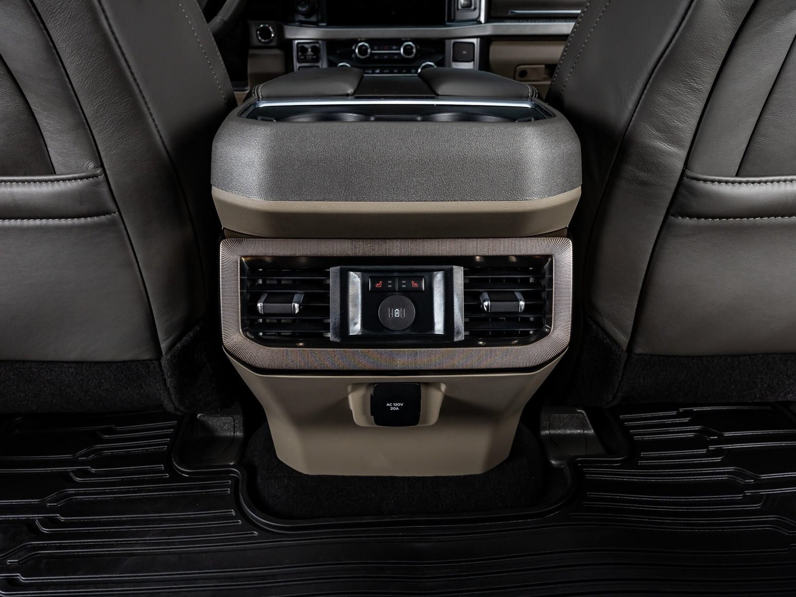 Used 2026 Ford F450 Platinum w/ Platinum Plus Package AWD/4WD image 31