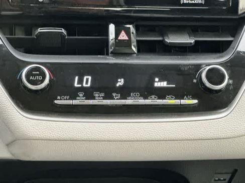 Used 2021 Toyota Corolla LE FWD image 13