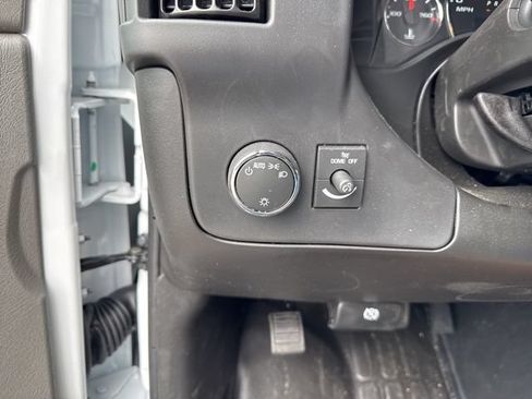 Used 2025 Chevrolet Express 3500 w/ Power Convenience Package RWD image 17