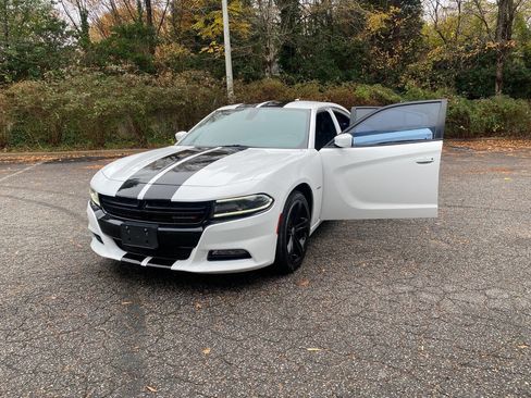 Used 2018 Dodge Charger R/T image 53