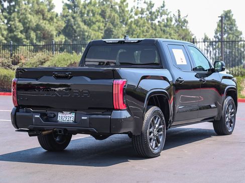 Used 2024 Toyota Tundra Platinum AWD/4WD image 7