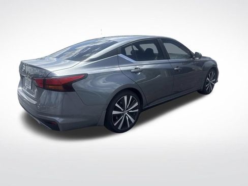 Used 2019 Nissan Altima 2.5 SR FWD image 8