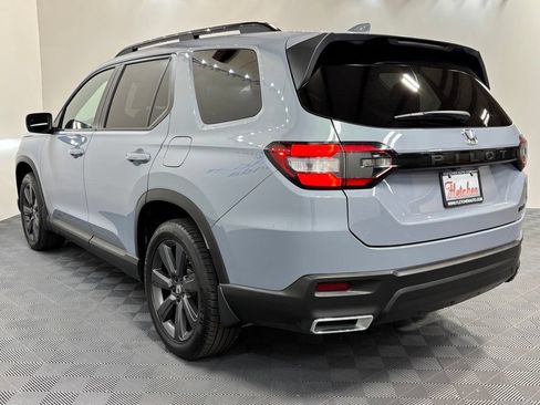 Certified 2025 Honda Pilot Sport image 4