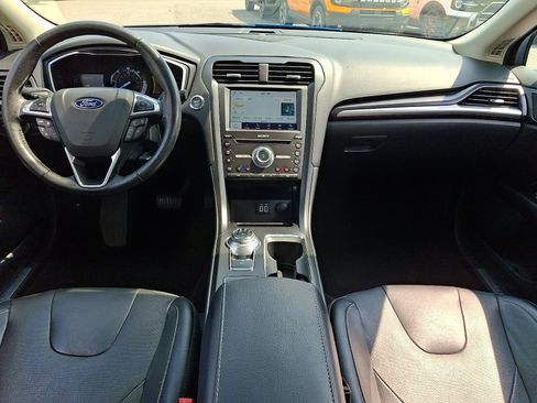 Used 2019 Ford Fusion Energi Titanium FWD image 14