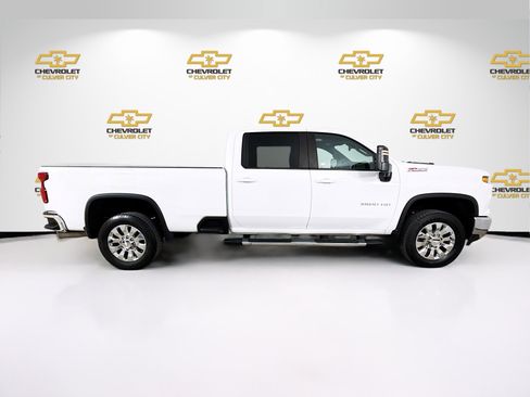 Used 2024 Chevrolet Silverado 3500 LT w/ Convenience Package image 8