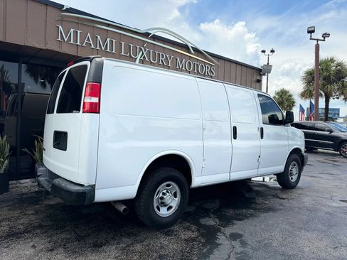 Used 2020 Chevrolet Express 2500 RWD image 14