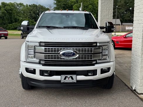 Used 2017 Ford F450 Platinum w/ Platinum Ultimate Package AWD/4WD image 22
