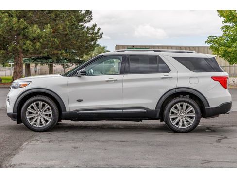 Used 2023 Ford Explorer King Ranch w/ Technology Package AWD/4WD image 6