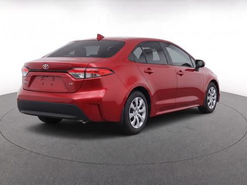 Used 2025 Toyota Corolla LE FWD image 4