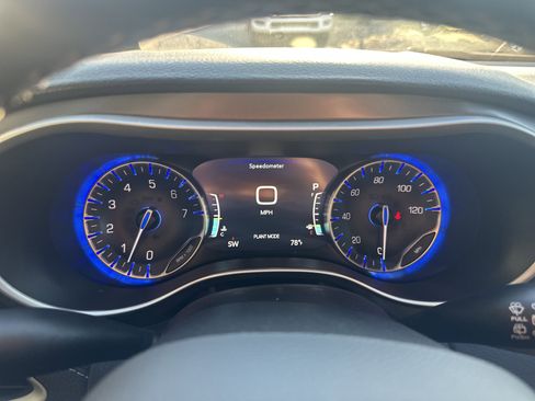 New 2026 Chrysler Pacifica Select image 21