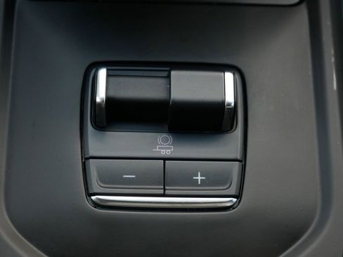 Used 2023 GMC Sierra 1500 AT4 w/ Technology Package AWD/4WD image 24