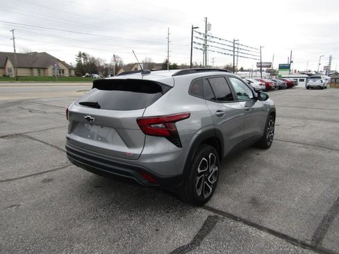 Used 2024 Chevrolet Trax RS w/ Driver Confidence Package image 7