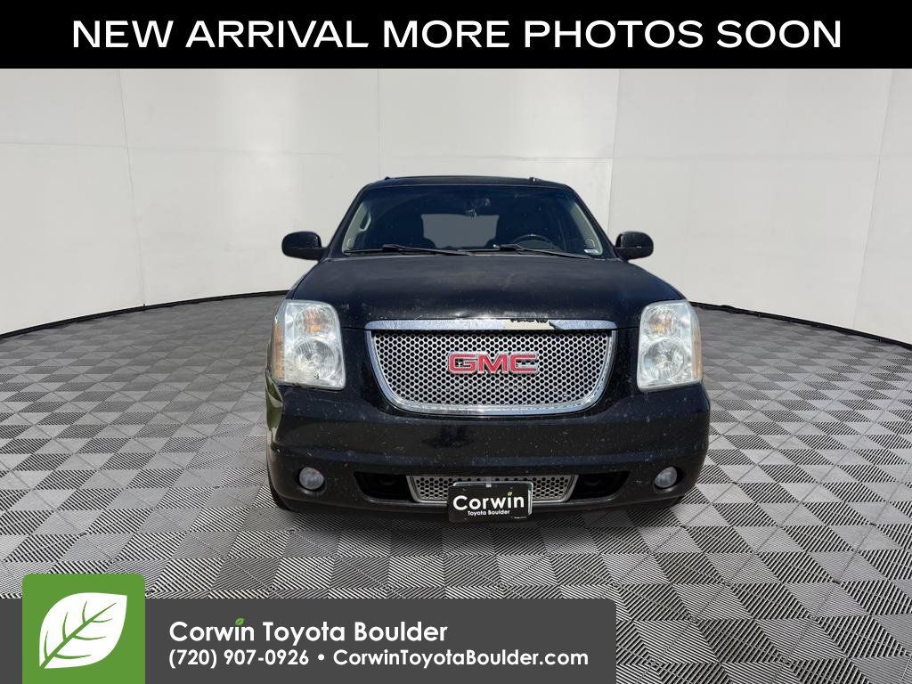 Used 2013 GMC Yukon Denali AWD/4WD image 2
