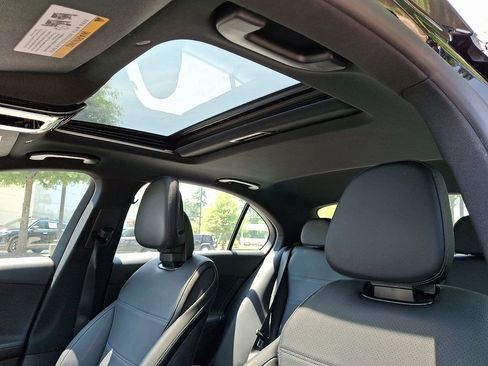 Used 2024 Mercedes-Benz C 300 4MATIC Sedan image 16