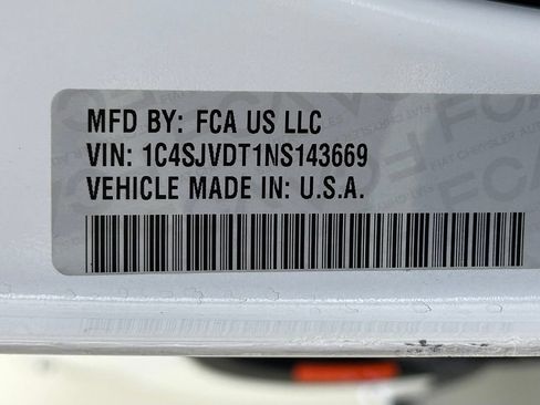 Used 2022 Jeep Wagoneer Series III w/ Rear Seat Video Group 1 AWD/4WD image 45