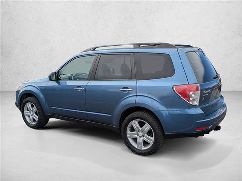 Used 2010 Subaru Forester 2.5X Premium image 8
