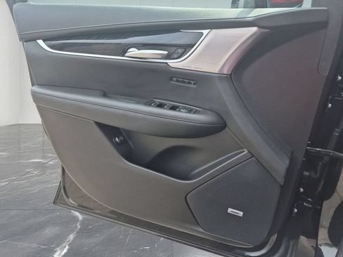 Used 2025 Cadillac XT6 Premium Luxury w/ LPO, Floor Liner Package AWD/4WD image 16