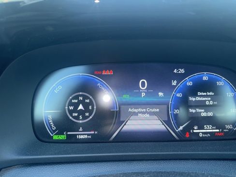 Used 2024 Toyota Crown XLE image 3