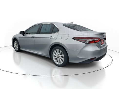 Certified 2022 Toyota Camry LE image 4