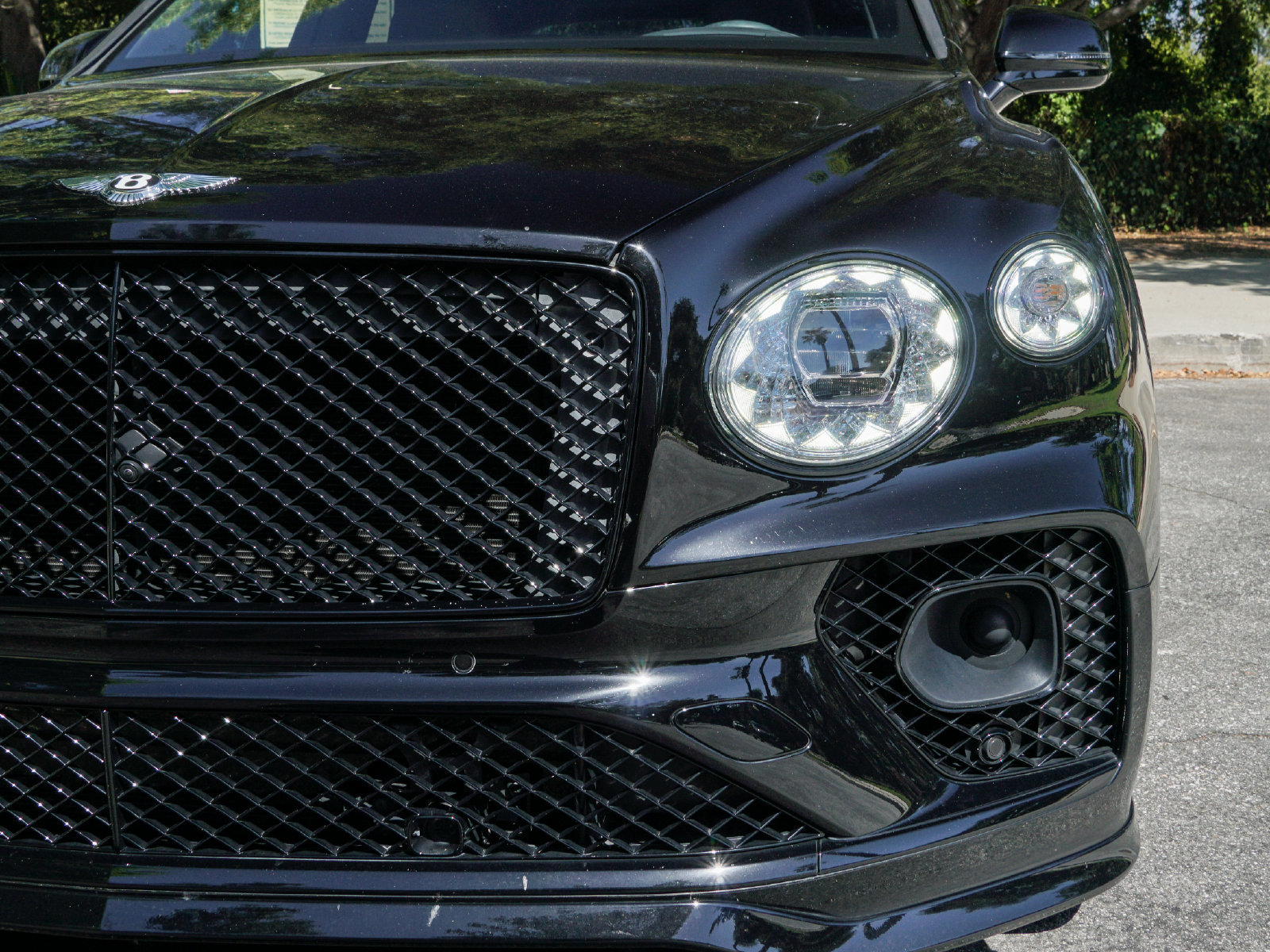 Certified 2023 Bentley Bentayga AWD/4WD image 32