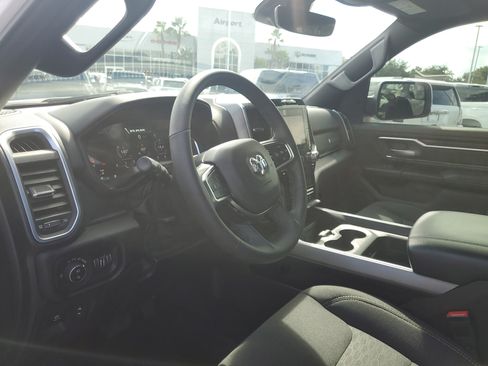 Used 2025 RAM 1500 Big Horn AWD/4WD image 13