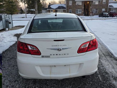 Used 2010 Chrysler Sebring Limited image 6