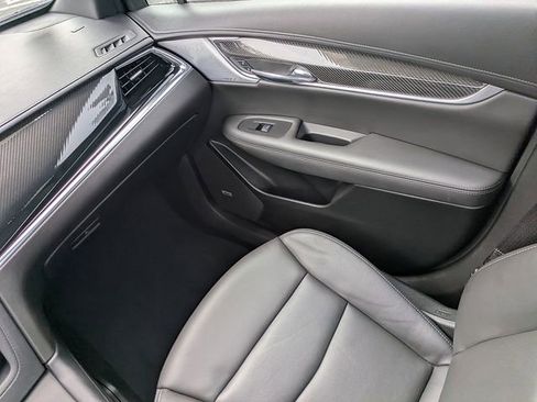Certified 2025 Cadillac XT6 Sport AWD/4WD image 17