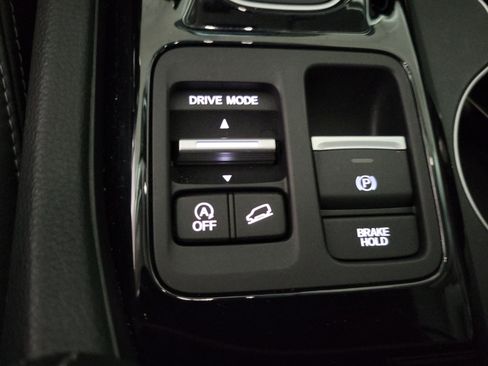 Certified 2025 Honda Pilot EX-L image 30