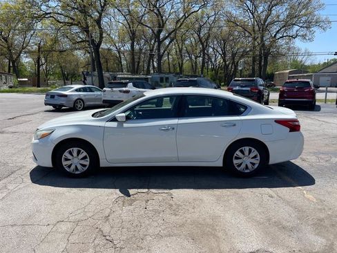 Used 2016 Nissan Altima 2.5 S w/ Power Driver Seat Package FWD image 8