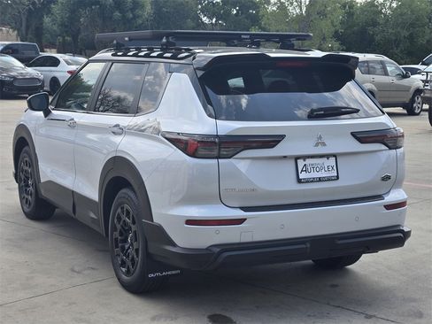 New 2025 Mitsubishi Outlander Trail Edition image 3