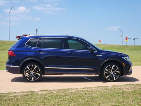 Used 2024 Volkswagen Tiguan SEL R-Line AWD/4WD image 7