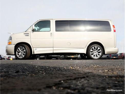 Used 2022 GMC Savana 2500 w/ Enhanced Convenience Package image 20