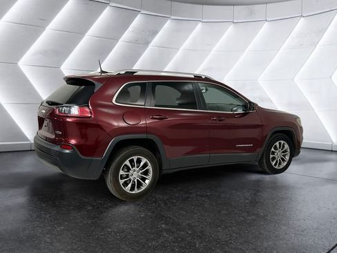 Used 2019 Jeep Cherokee Latitude Plus w/ Comfort/Convenience Group FWD image 4