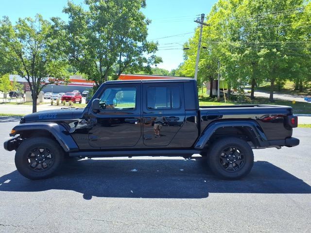 Used 2022 Jeep Gladiator Sport AWD/4WD image 4