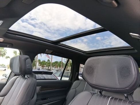 New 2026 Cadillac Vistiq Sport image 26