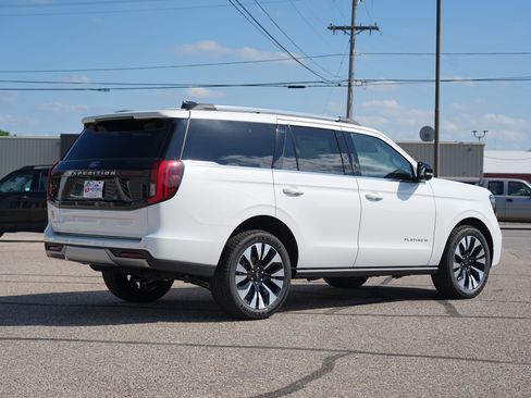 New 2026 Ford Expedition Platinum w/ Driver's Package AWD/4WD image 3