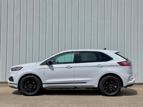 Certified 2024 Ford Edge SE w/ Black Appearance Package AWD/4WD image 3