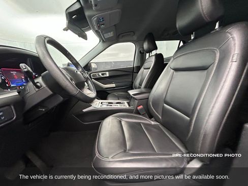 Used 2022 Ford Explorer XLT w/ Equipment Group 202A image 11