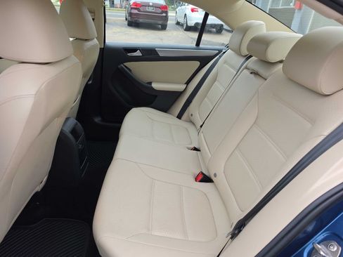 Used 2018 Volkswagen Jetta SE FWD image 13
