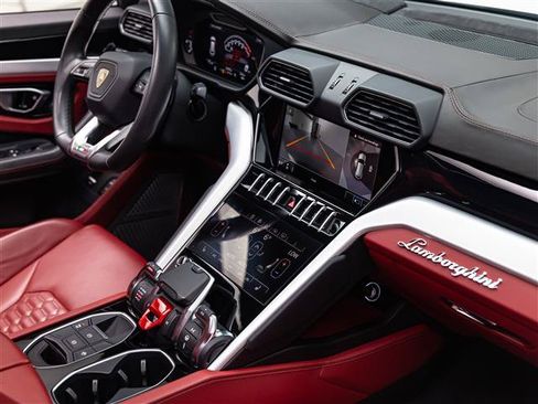 Used 2020 Lamborghini Urus AWD/4WD image 33