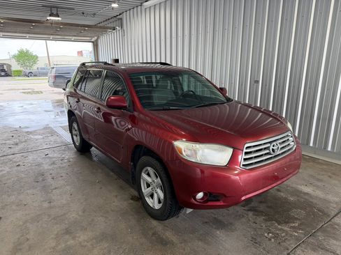 Used 2010 Toyota Highlander SE FWD image 4