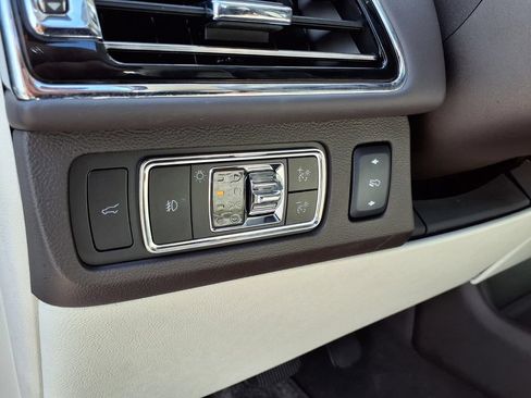 Used 2024 Lincoln Navigator Black Label AWD/4WD image 22