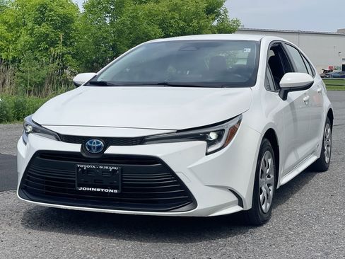 Certified 2024 Toyota Corolla LE AWD/4WD image 12