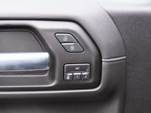 Used 2020 Chevrolet Silverado 1500 LTZ image 17