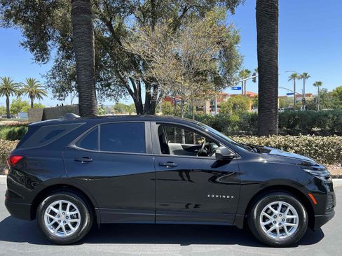 Used 2023 Chevrolet Equinox LS FWD image 16