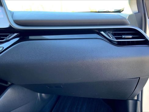 Used 2020 Toyota C-HR Limited image 18