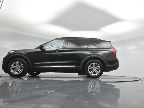 Certified 2023 Ford Explorer XLT w/ Equipment Group 202A RWD image 7