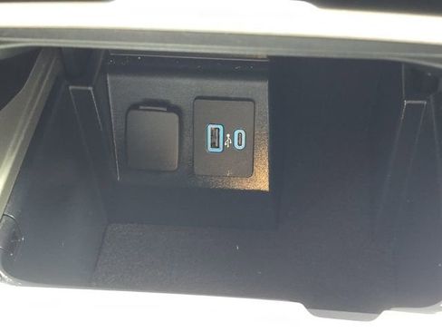 Used 2022 Ford Explorer XLT w/ Equipment Group 202A image 37